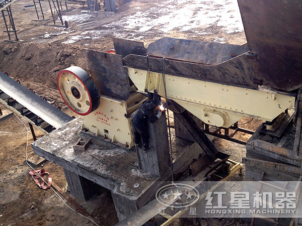 大型混凝土破碎机现场 大型混凝土破碎机现场