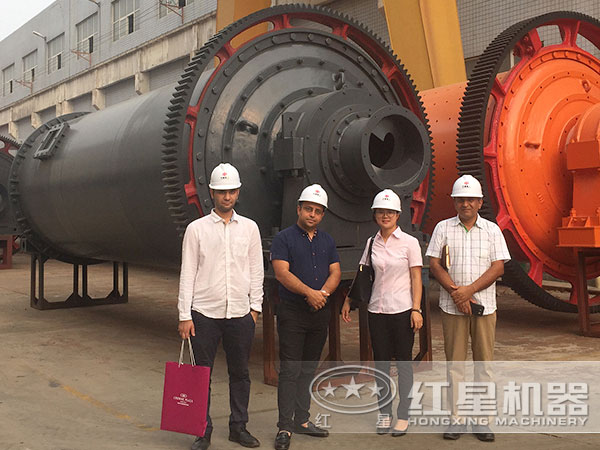 客户考察大型水泥问鼎官网_问鼎（中国）